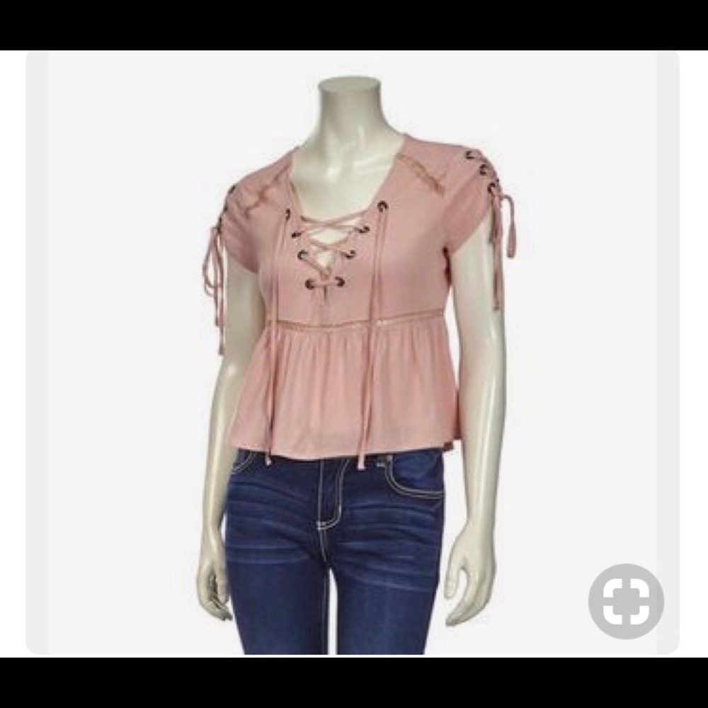 🤗ADORABLE!!! LACE UP TOP WITH LACE UP SLEEVES!💕